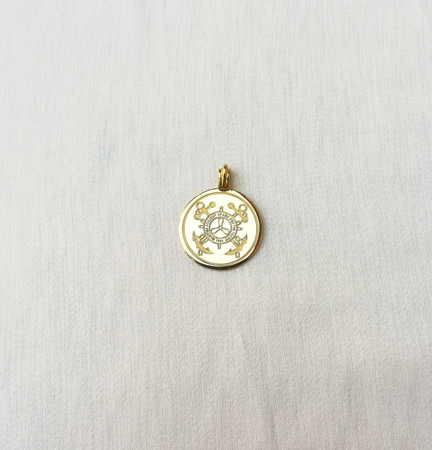 GEORGE PENDANT