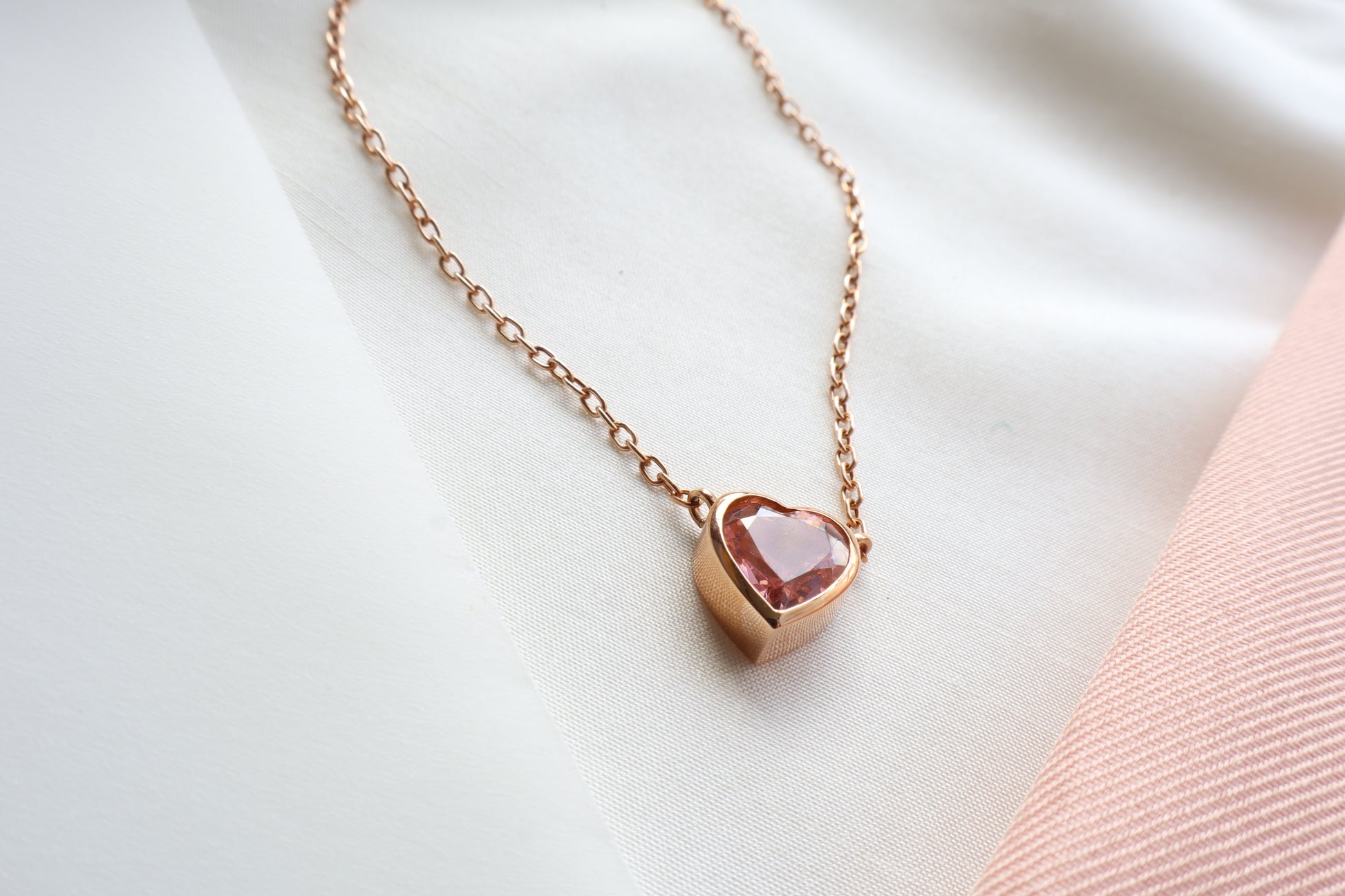 18K rose gold heart necklace with 2.64 carat pink sapphire on an 18-inch chain — Singapore business milestone jewelry, luxury corporate gift, commemorative service award piece with elegant presentation