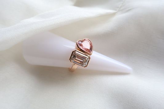 Elegant 18K rose gold diamond–sapphire ring in sustainable packaging; for Singapore corporate buyers and premium gifting.
