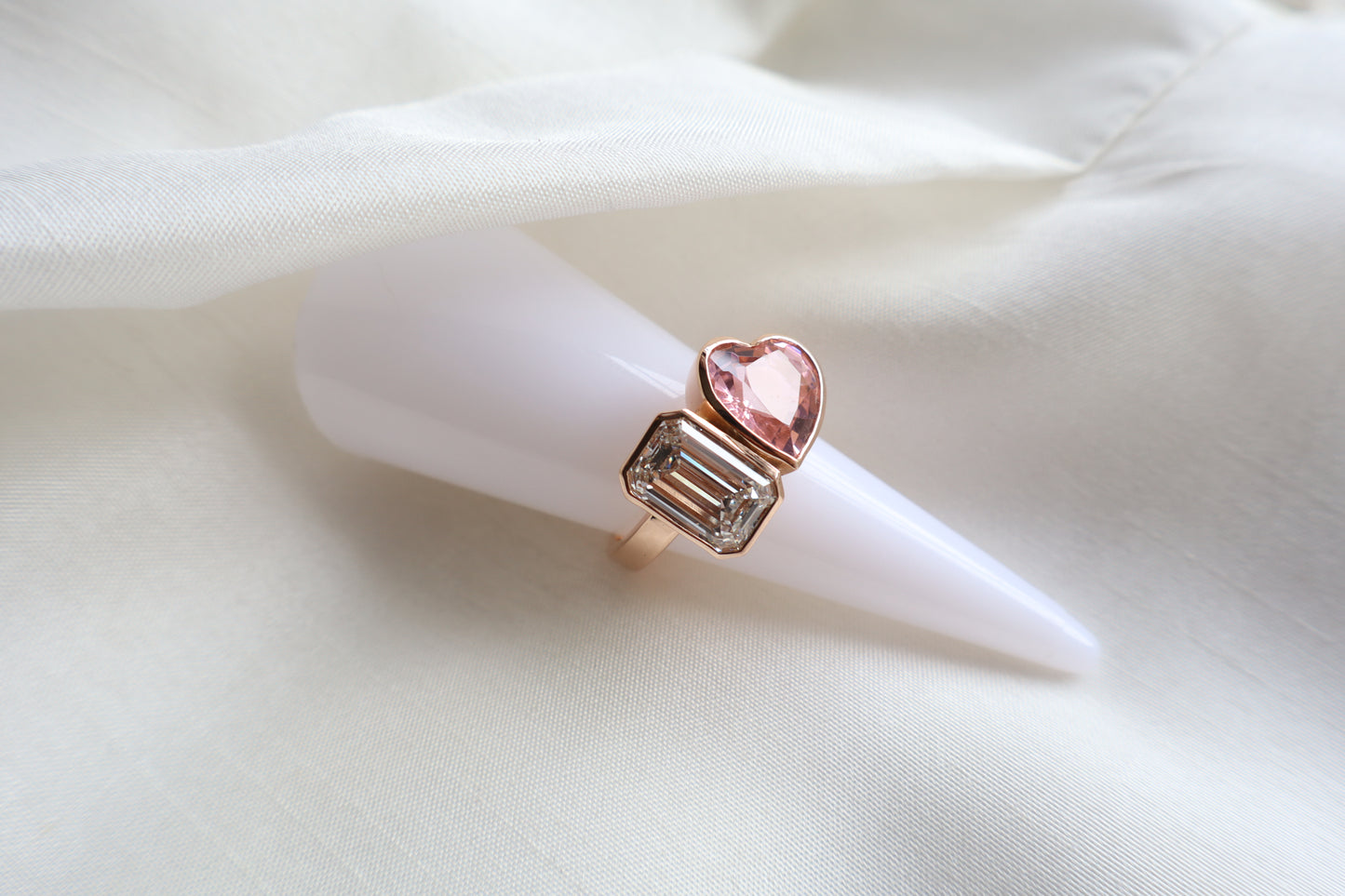 Elegant 18K rose gold diamond–sapphire ring in sustainable packaging; for Singapore corporate buyers and premium gifting.