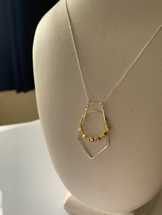 Geometric Diamond Shaped Pendant Ring Holder in White Gold.